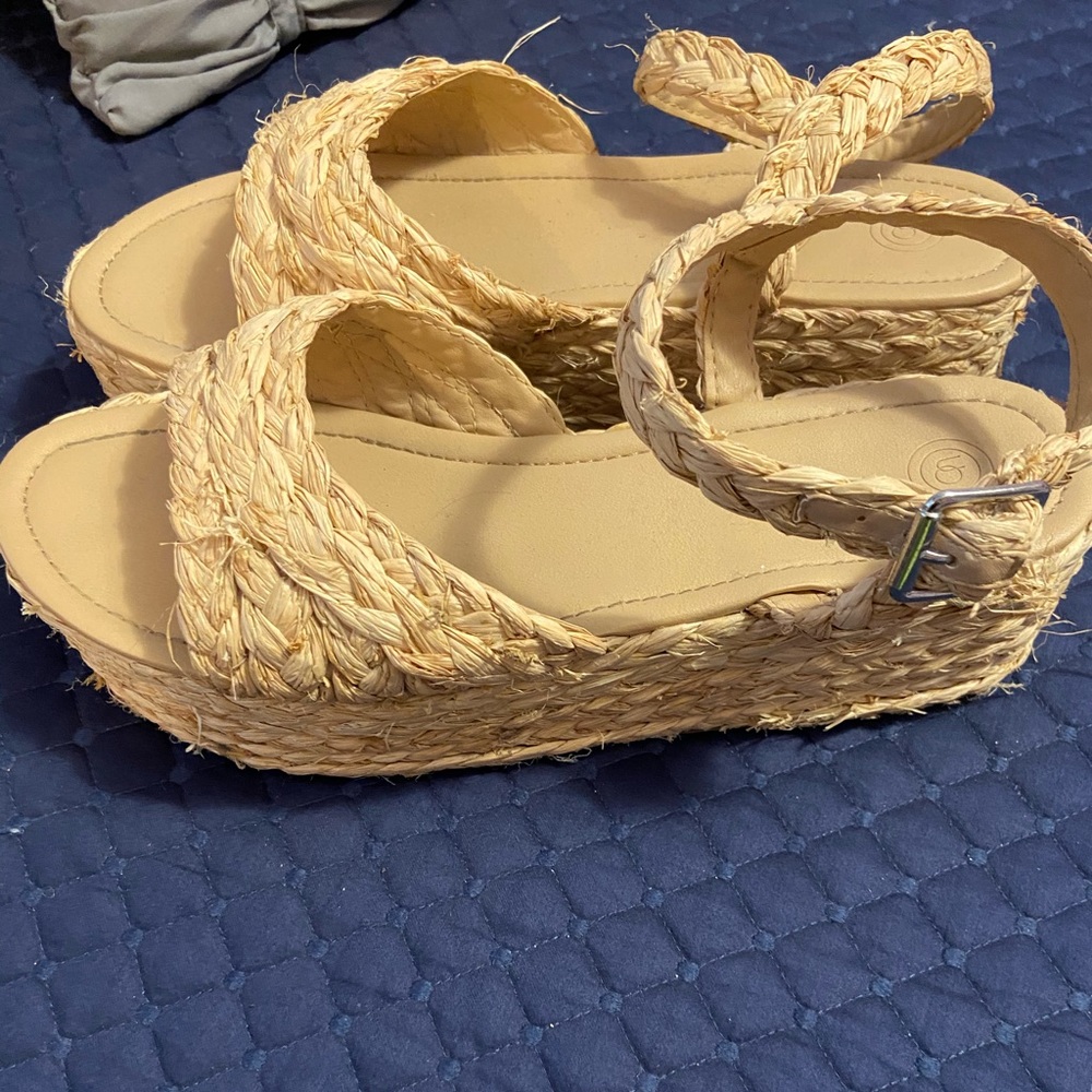 Raffia wedges